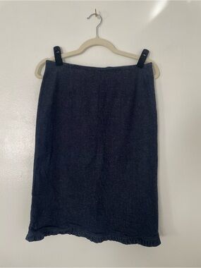 Gap dark denim pencil skirt with zip closure size 6 fall cozy style